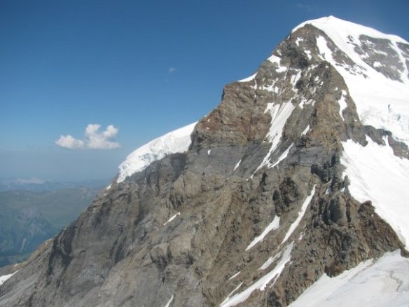 6360_612688944390_1956269_n